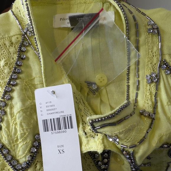 💘 Anthropologie Pilcro Nayeli Beaded Buttondown - Picture 4 of 6